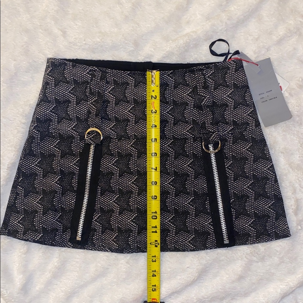 Tripp NYC Hot Topic Black Star Punk Rock Goth Mini Skirt with Silver Zip Accents - Picture 9 of 9